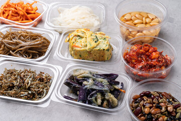 Korean food, side dishes, fish, grilled fish, steamed, saury, mackerel, japchae, codari, jeon, stir-fried pork, yukgaejang, soybean paste stew, kimchi, kkakdugi,
