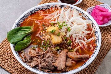 Thai style, fried rice, pad thai, kung, shrimp, tom yum , kram, pork, rice topped with rice, fried eggs, beef, rice noodles, pod see , Udon tani, kuwei, tai fox morning glory, pork belly