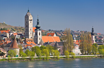 Obraz premium Österreich, Niederösterreich, Wachau, Krems, Kirche, Donau