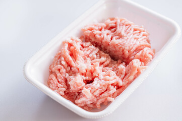 鶏むね肉と豚の合挽肉