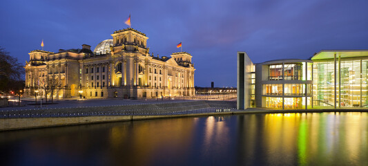 Deutschland, Berlin, Spree, Reichstag, Paul Löbe Haus - obrazy, fototapety, plakaty