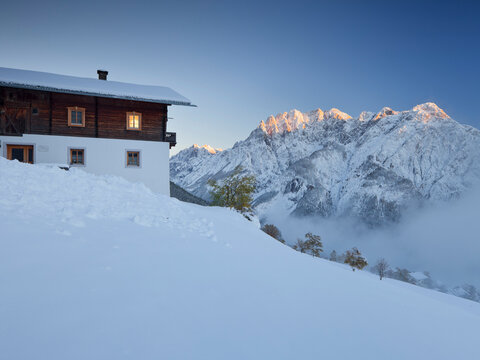 &Ouml;sterreich, Tirol, Lienzer Dolomiten, Pustertal, Bannberg, Spitzkofel, Bauernhaus