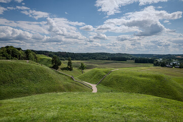 Reste der steinzeitlichen Siedlung Kernave in Litauen