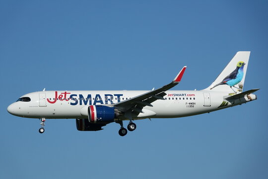Jetsmart A320 neo vue cot&eacute;