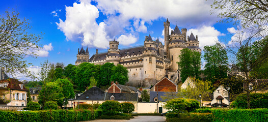 Famous french castles - Impressive medieval Pierrefonds chateau. France, Oise region - 762639472