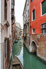 Fototapeta na wymiar Narrow Canal Venice