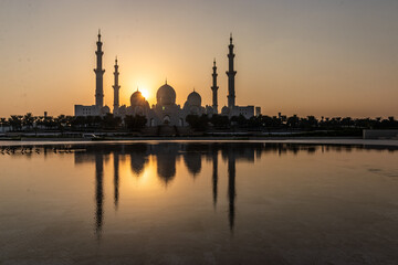 Fototapeta na wymiar Reflection of Sheikh Zayed Grand Mosque in Abu Dhabi, United Arab Emirates.