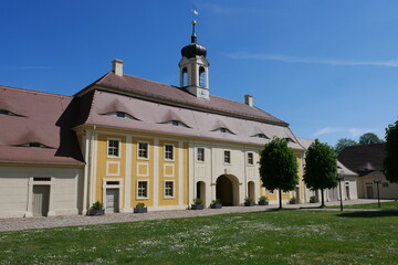 Torhaus am Barockschloss Rammenau in Sachsen