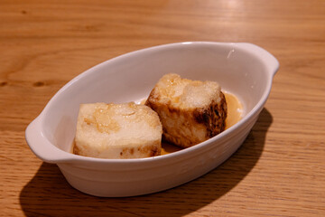 揚げ出し豆腐