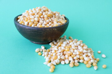 corn kernels in a wooden bowl