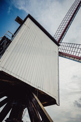 Close Up von der alten Windmühle Bonne Chieremolen, Kruisvest in Brügge, Belgien