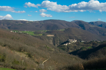 Beautiful view of Sellano and Montesanto medieval village famous for the highest tibetan bridge of Europe in umbria region, Italy - 763137066