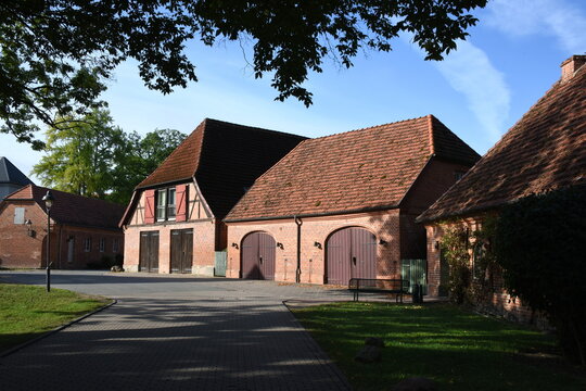 Dobbertin, Klosteranlage mit Scheunen 