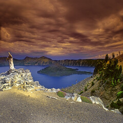 Crater Lake, caldera, Oregon, USA