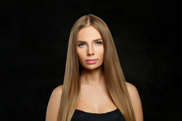 Glamorous fashion model woman with long healthy hairstyle, fresh shiny skin and makeup, studio beauty portrait - 763178866