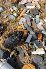 des déchets échoués sur le rivages de l'océan atlantique à Dakar au Sénégal en Afrique