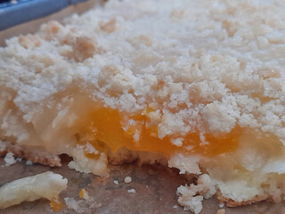 Kuchen mit Ananas und Mandarinen
