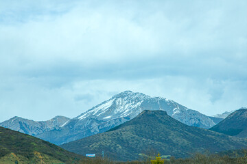 Fototapeta premium Aba Qiang and Tibetan Autonomous Prefecture, Sichuan Province - mountains and grassland scenery under the blue sky