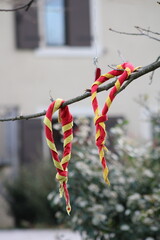 Red and yellow scout scarf (Foulard scout rouge et jaune)