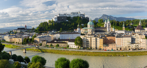 Festung Hohesalzburg und Stadtzentrum vom Kapuzinerberg, Salzach,  Salzburg, Österreich