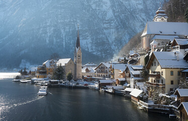 winterliches Hallstatt, Evangelische Pfarrkirche, Hallstätter See, Salzkammergut, Oberösterreich,...