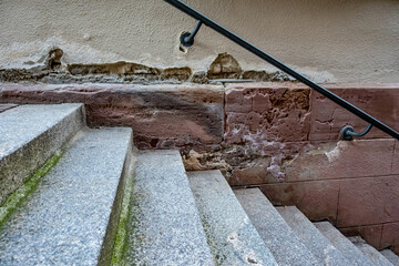 Feuchte Sandstein Wand