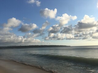 美しい遠浅の海岸