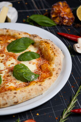 Pizza margherita.
