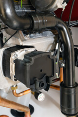 Close-up of a circulation pump in a gas heating system. - Close-up einer Umwälzpumpe einer...