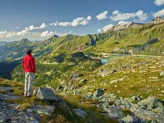 Wanderer, Blick vom Sprengkogel, Kitzsteinhorn, Glockner Gruppe, Hohe Tauern Nationalpark, Salzburg, &Ouml;sterreich