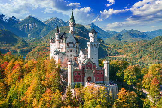 Neuschwanstein, Germany. Famous bavarian fairytale castle, autumn in Bavarian Alps, Bayern.