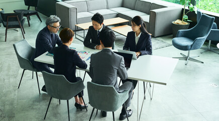 オフィス会議イメージ