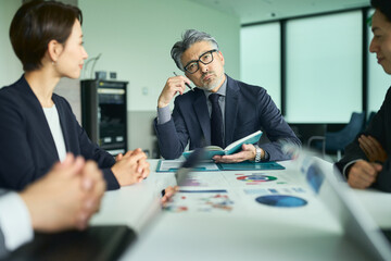 オフィス会議イメージ