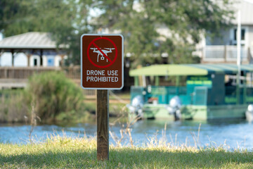 Sign prohibiting use of quadcopters in national park no drone area. Warning notice for using UAV