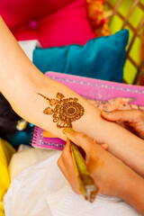 Henna tattoo application