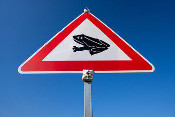 German road sign: amphibians