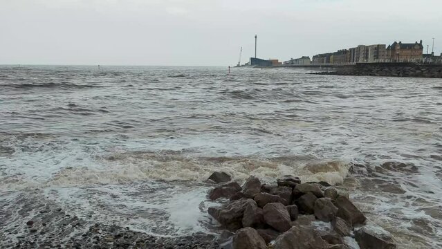 Rhly seaside and costline on a overcast day