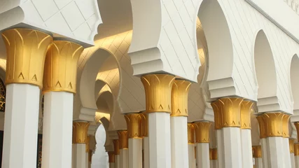 Foto op Plexiglas Golden accents on Syech Zayed Mosque pillars © Kafka