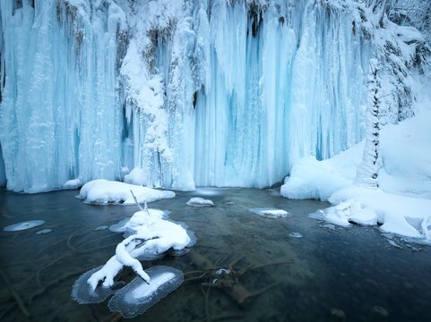 Waterfall, icicle, ice wall, Rauracke, National Park Plitvice Lakes, Croatia, Europe