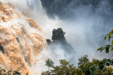 Fototapeta premium The Barron Falls near Cairns during the wet season, Far North Queensland, Australia