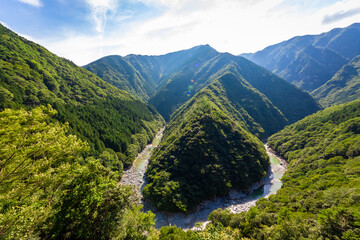 Naklejka na ściany i meble 夏の徳島県で見た、ひの字渓谷の風景