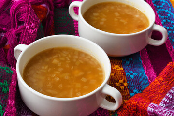 メキシコの牛肉のバルバコアのコンソメ コピースペースあり
Mexican consomé de barbacoa de res (consommé of beef barbacoa) with copy space
