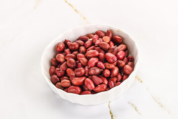 Raw peanut heap for roast