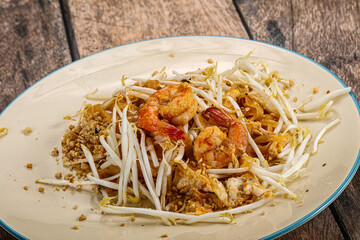 Pad thai - noodle with shrimps