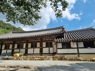 Naklejka premium 한국의 사원, 대한민국 고대 건축물, Korean temple, ancient architecture of Korea, 한옥, Hanok
