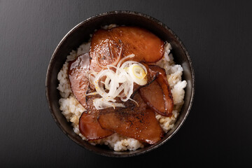 炙りチャーシュー丼