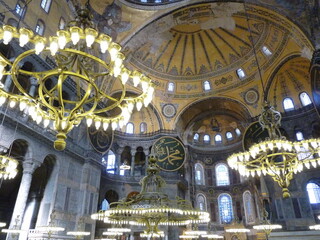 Fototapeta na wymiar Intérieur de la Mosquée Bleue à Istanbul