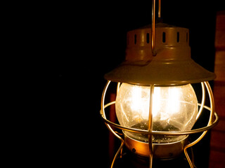 キャンプ場で大活躍する明るいランタン