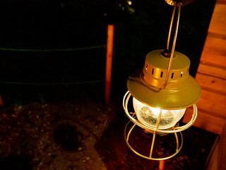 キャンプ場で大活躍する明るいランタン