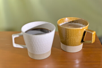 コーヒーを淹れているところ